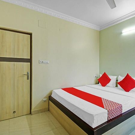 Oyo Flagship 84655 S S Guest House コルカタ エクステリア 写真